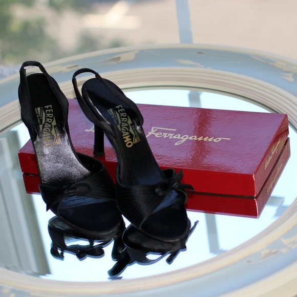 Salvatore Ferragamo Magnolia Slingback Pump - Picture 7 of 7